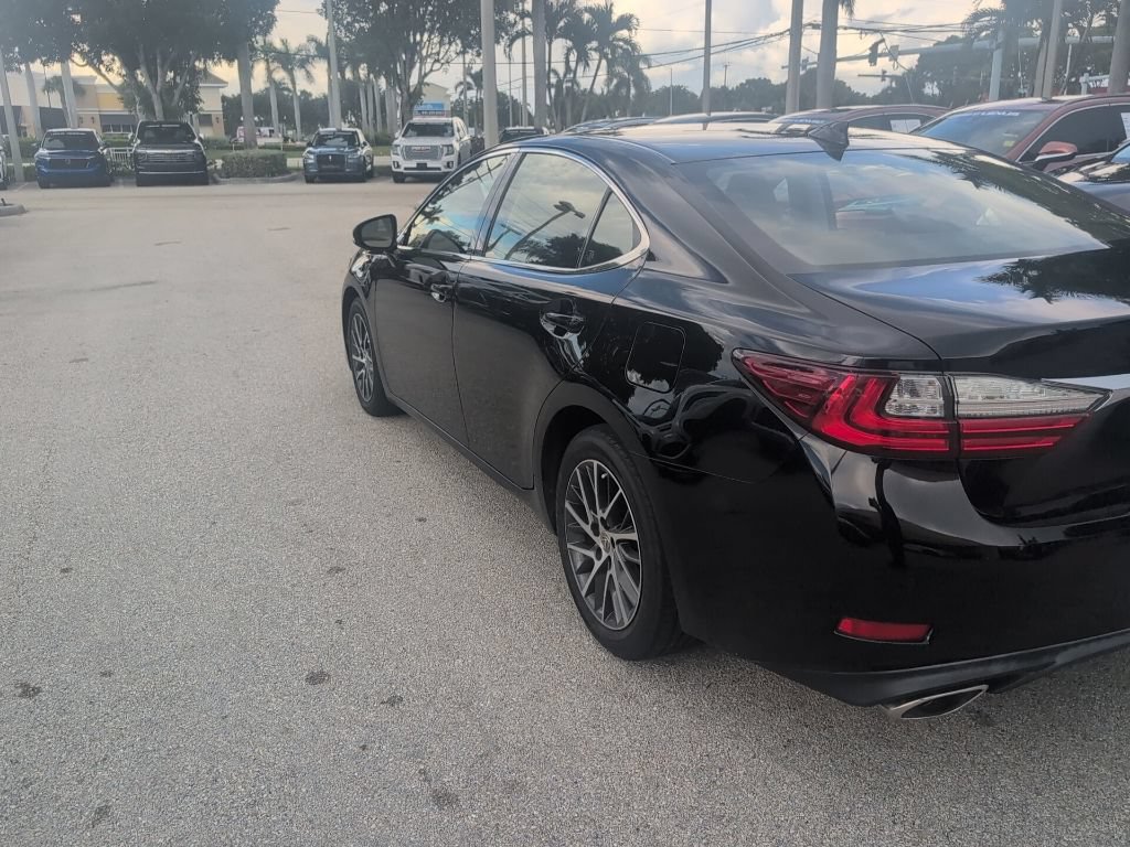 Used 2016 Lexus ES 350 w/ Luxury Package w/Wood Trim FWD image 8