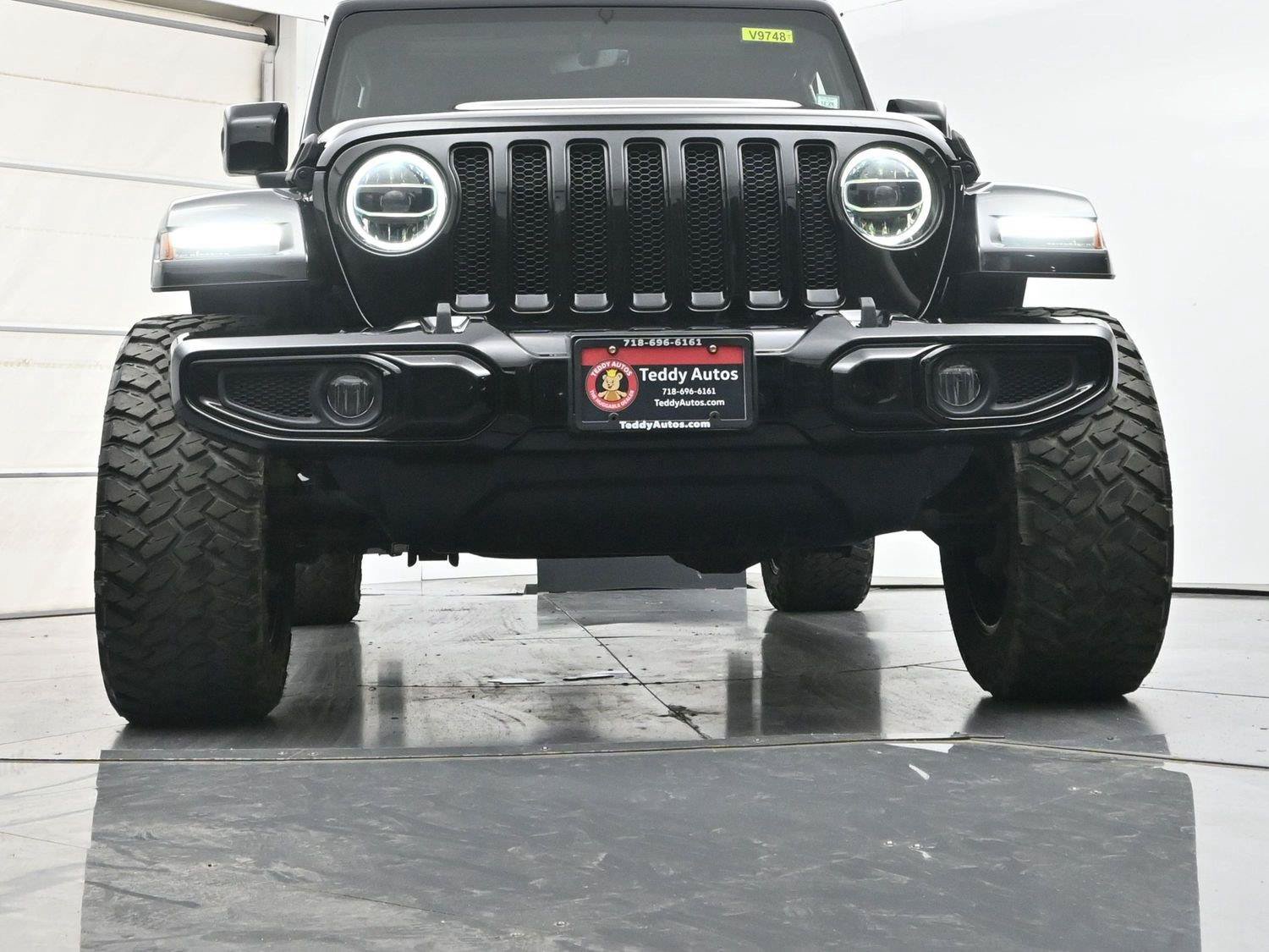 Used 2021 Jeep Wrangler Unlimited Sahara AWD/4WD image 30