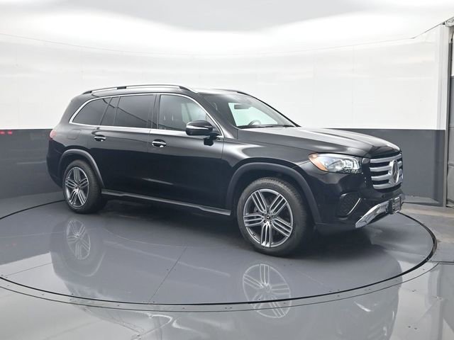 Used 2025 Mercedes-Benz GLS 450 4MATIC image 2