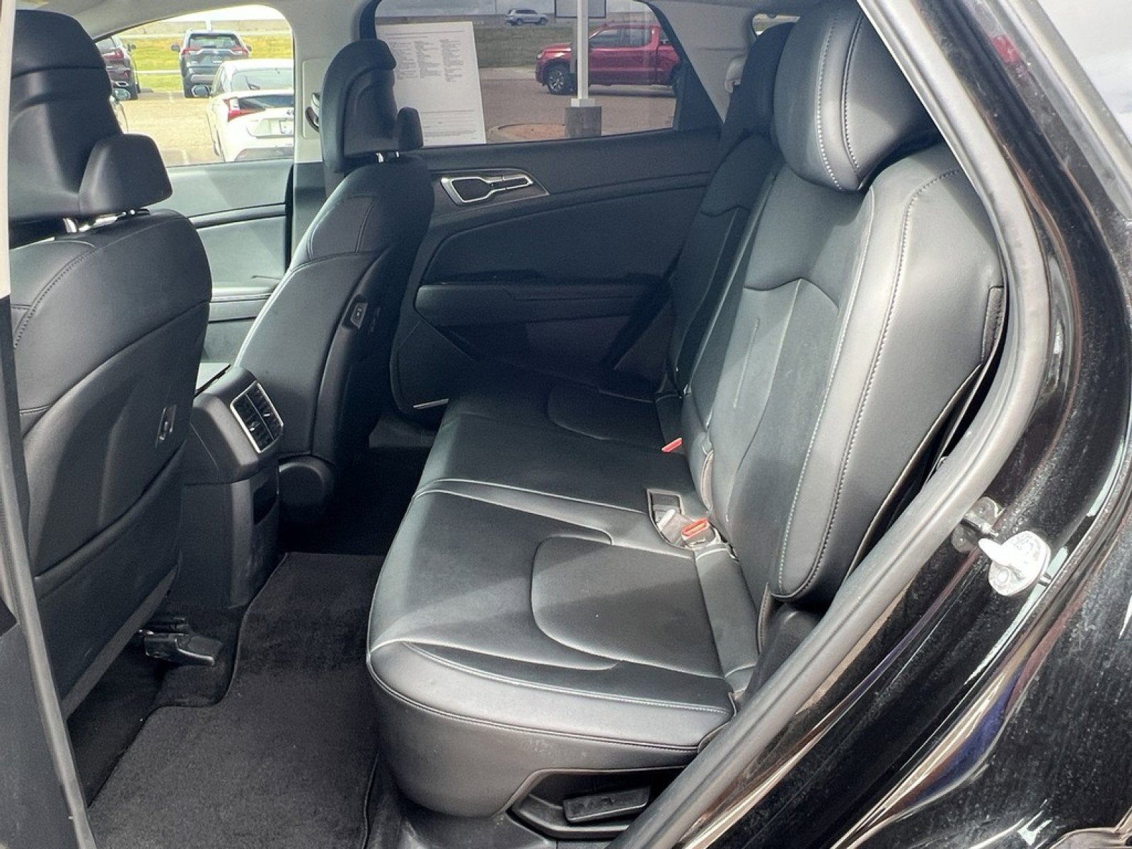 Used 2023 Kia Sportage EX image 12