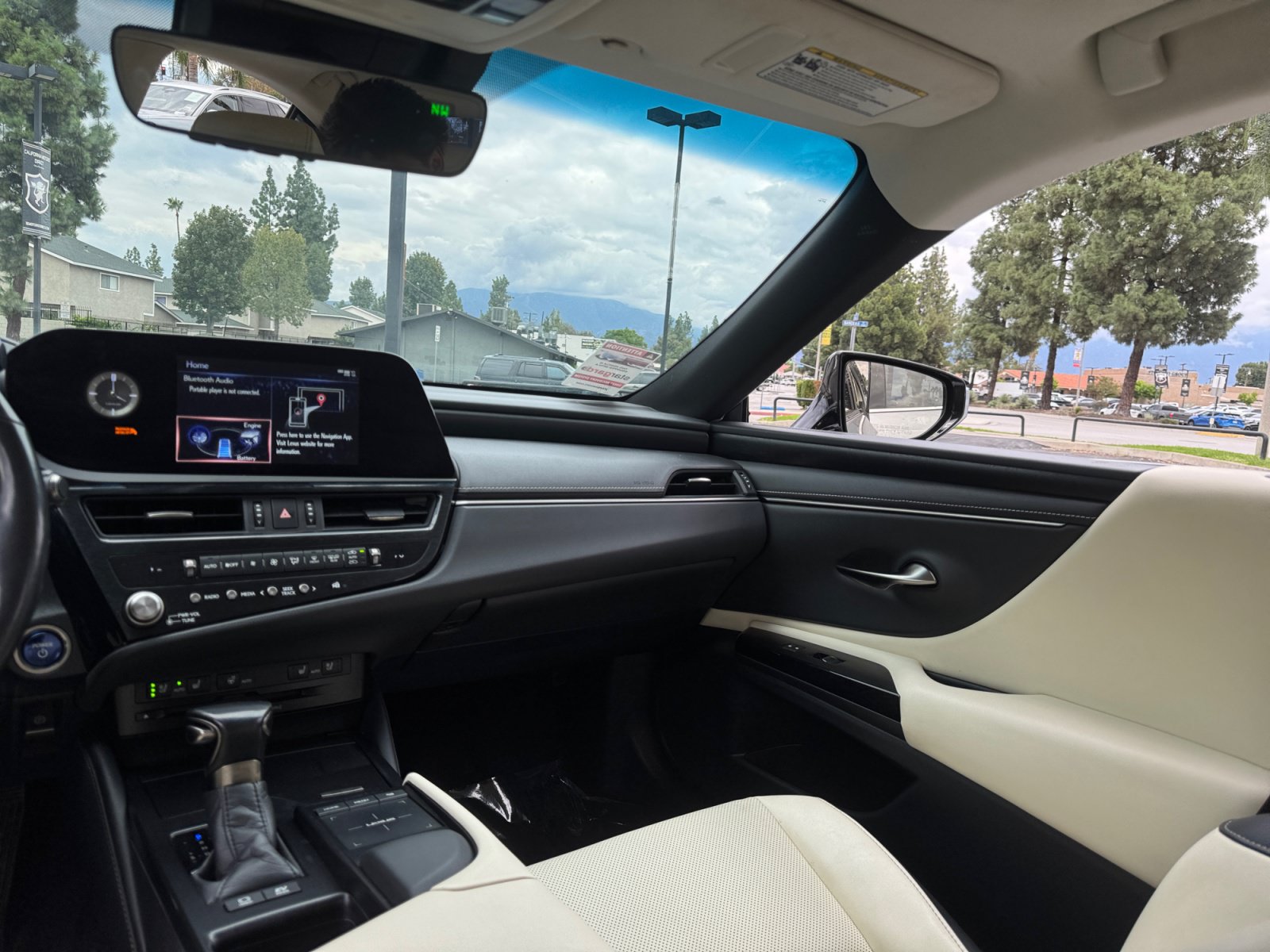 Used 2022 Lexus ES 300h w/ Premium Package FWD image 22