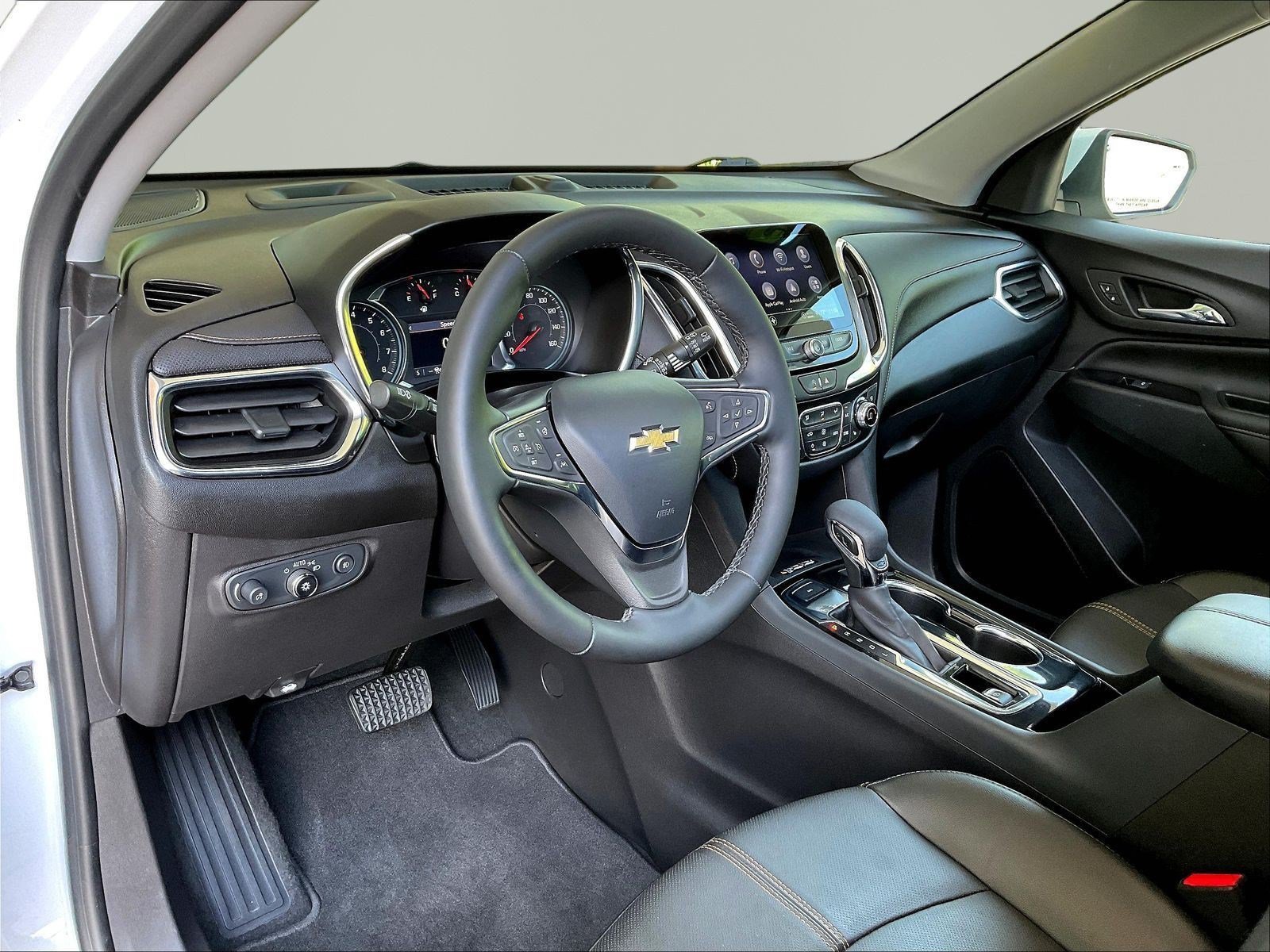 Used 2024 Chevrolet Equinox Premier AWD/4WD image 17