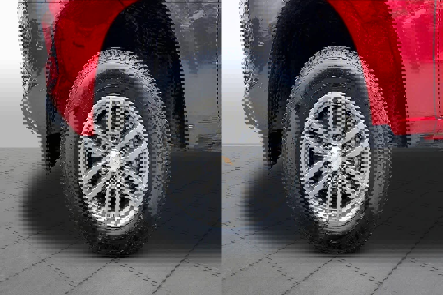 Used 2024 Chevrolet Colorado LT w/ LT Convenience Package II RWD image 11