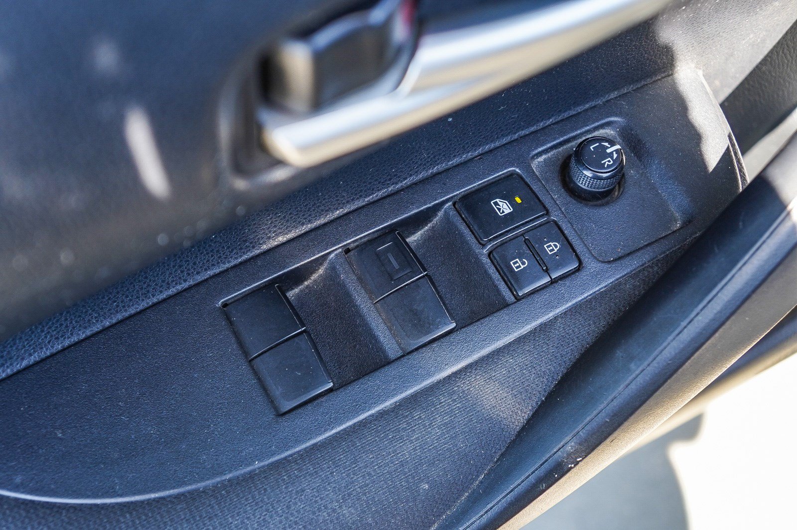 Used 2021 Toyota Corolla LE w/ Carpet Mat Package (TMS) FWD image 21