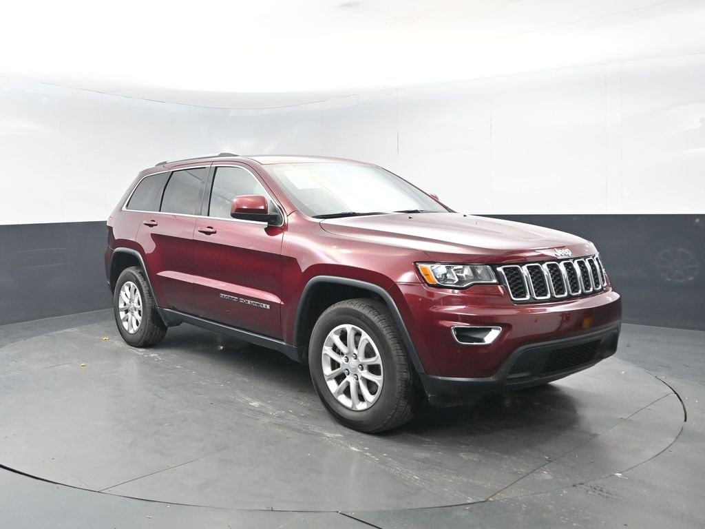 Used 2021 Jeep Grand Cherokee Laredo image 3