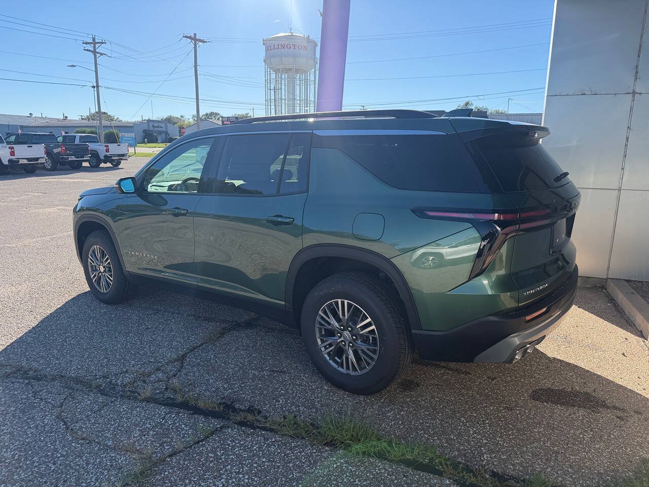 New 2027 Chevrolet Traverse LT w/ Driver Confidence Package FWD image 6