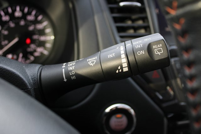 Used 2020 Nissan Pathfinder SL image 22