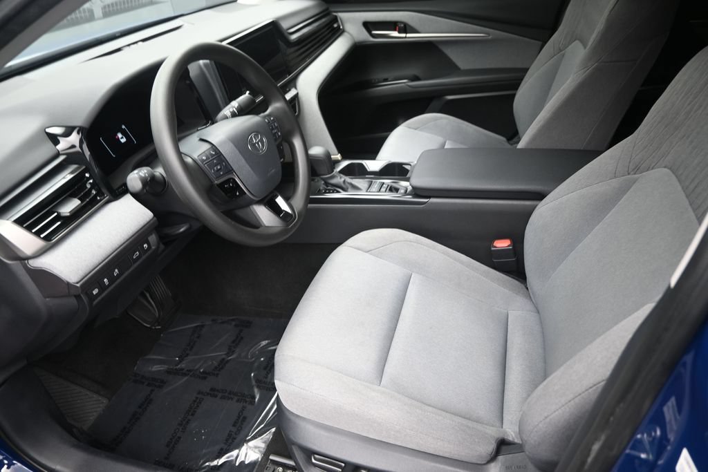 Used 2025 Toyota Camry LE w/ Convenience Package FWD image 11