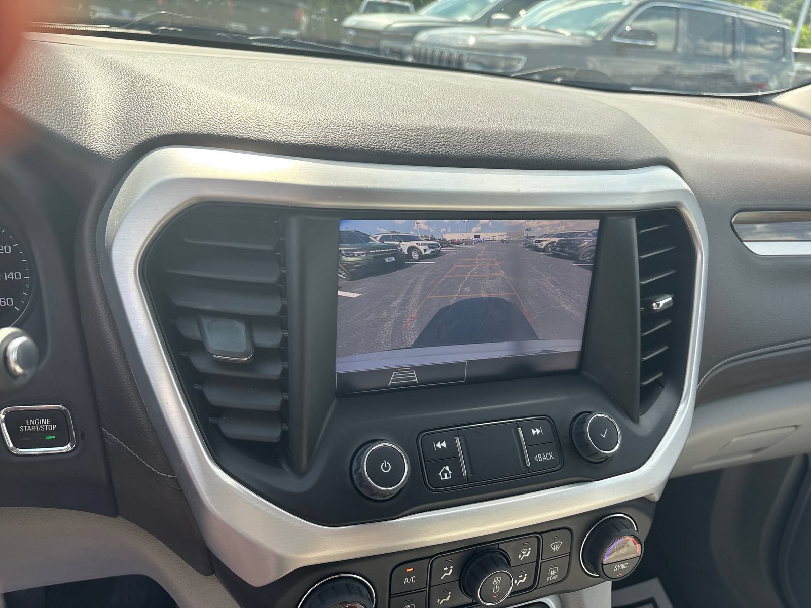 Used 2022 GMC Acadia SLE FWD image 25