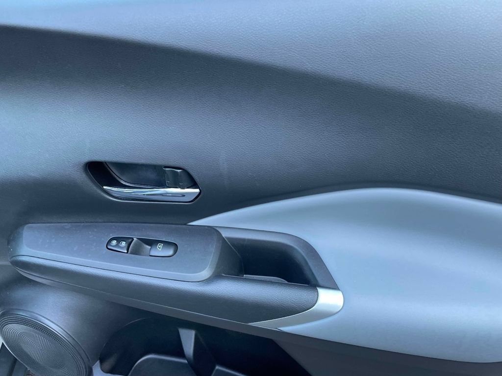 Used 2021 Nissan Kicks SR w/ SR Premium Package FWD image 9