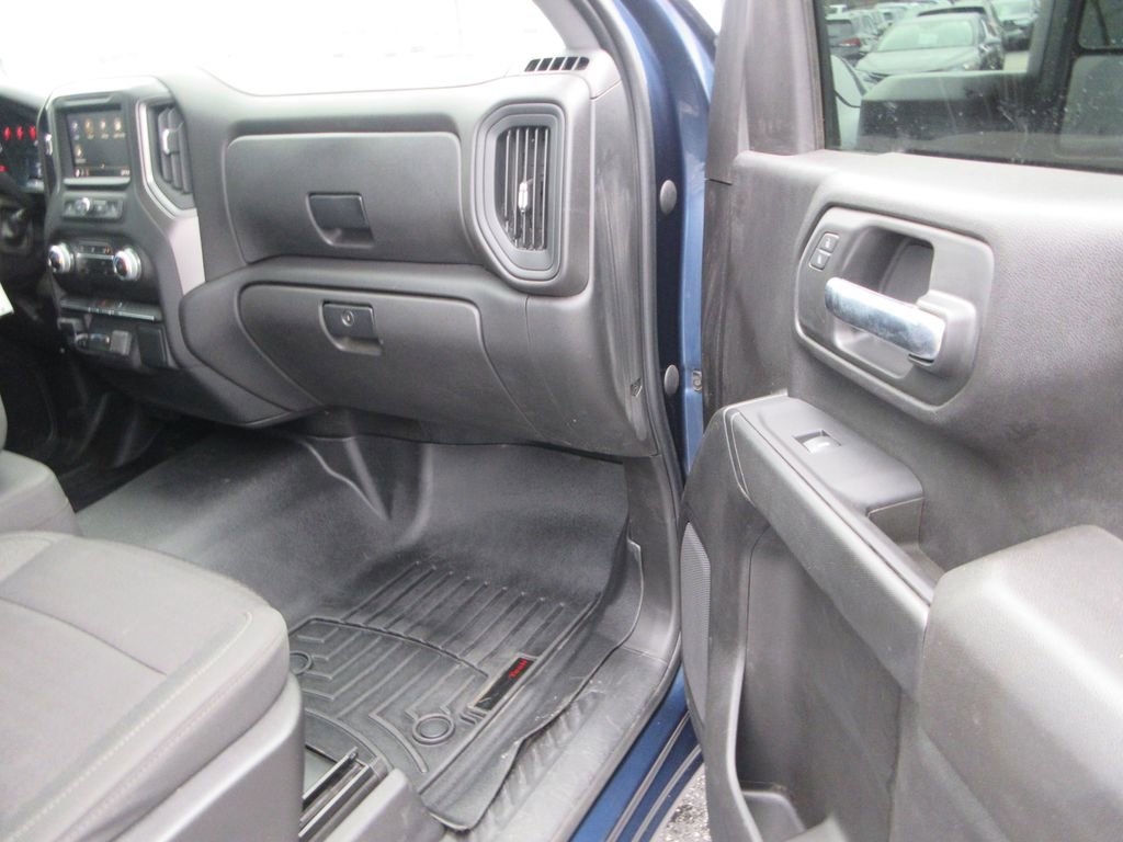 Certified 2023 GMC Sierra 3500 Pro w/ Convenience Package image 19