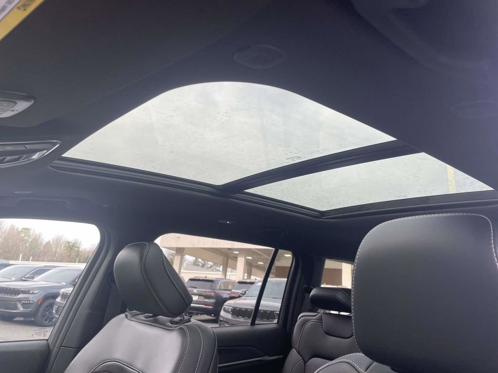 New 2026 Jeep Grand Cherokee L Limited image 29