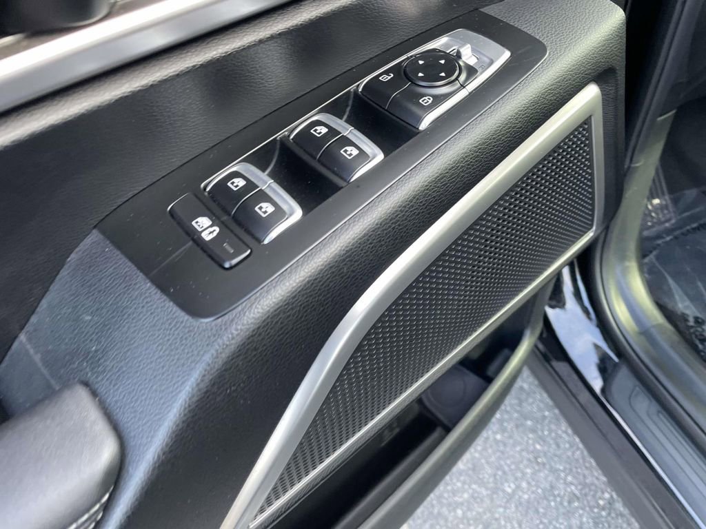 Used 2023 Kia Telluride LX image 27