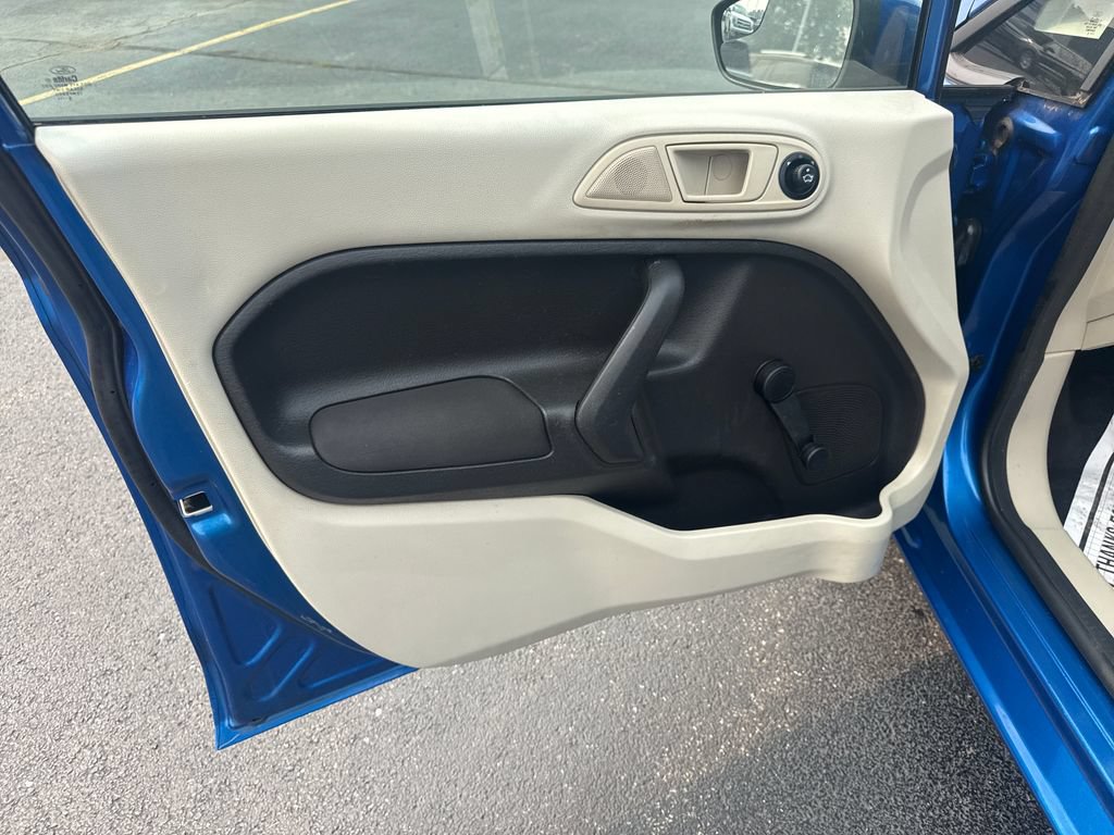 Used 2011 Ford Fiesta S FWD image 23