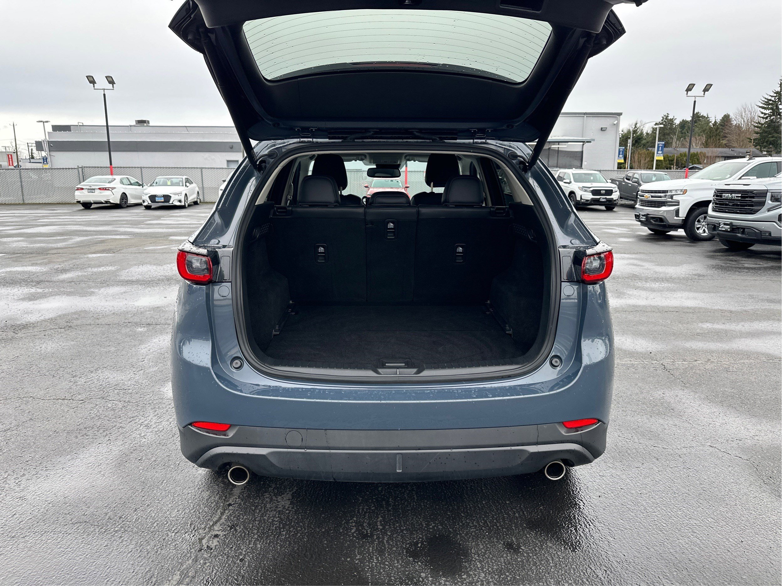 Used 2025 MAZDA CX-5 Carbon Edition image 11