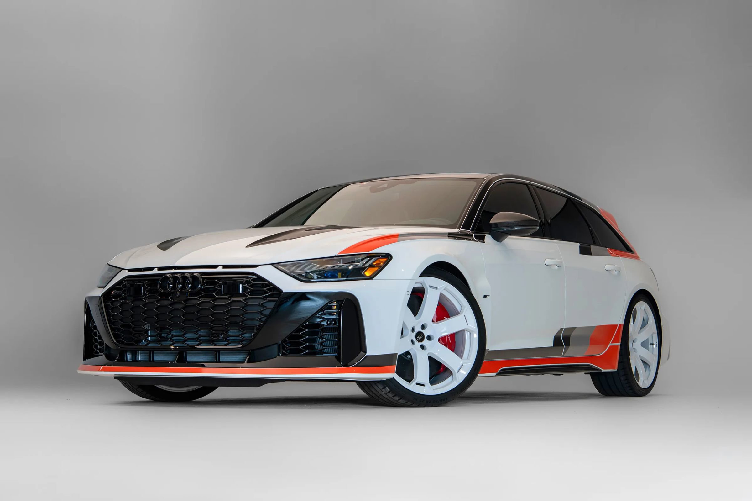 Used 2025 Audi RS 6 performance image 3