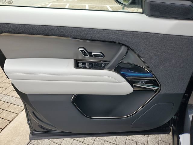 Used 2025 Land Rover Range Rover Sport SE image 20