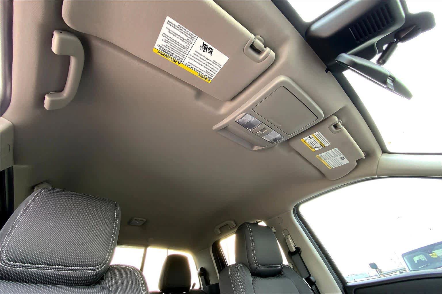 Used 2024 Nissan Frontier SV w/ SV Convenience Package RWD image 14
