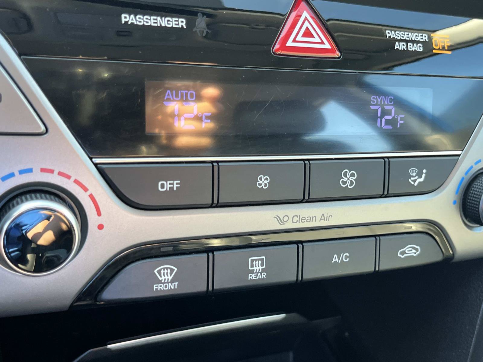 Used 2017 Hyundai Elantra Limited w/ Limited Tech Package 08 FWD image 29