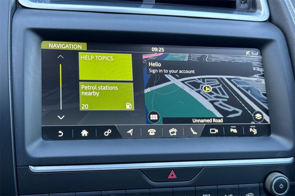 Used 2020 Jaguar E-PACE SE image 23