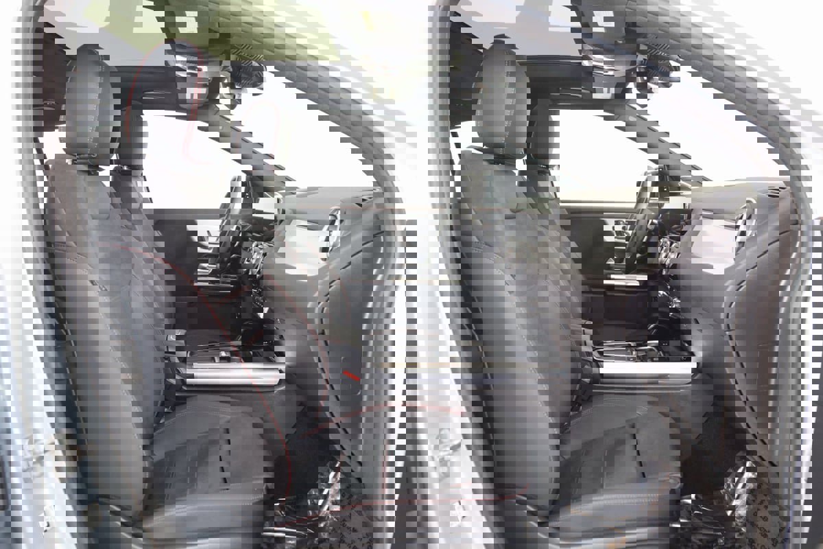 Used 2024 Mercedes-Benz GLA 35 AMG 4MATIC image 13