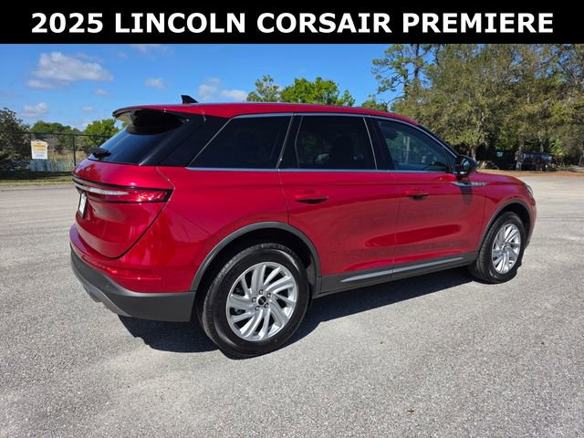 Used 2025 Lincoln Corsair Premiere image 3