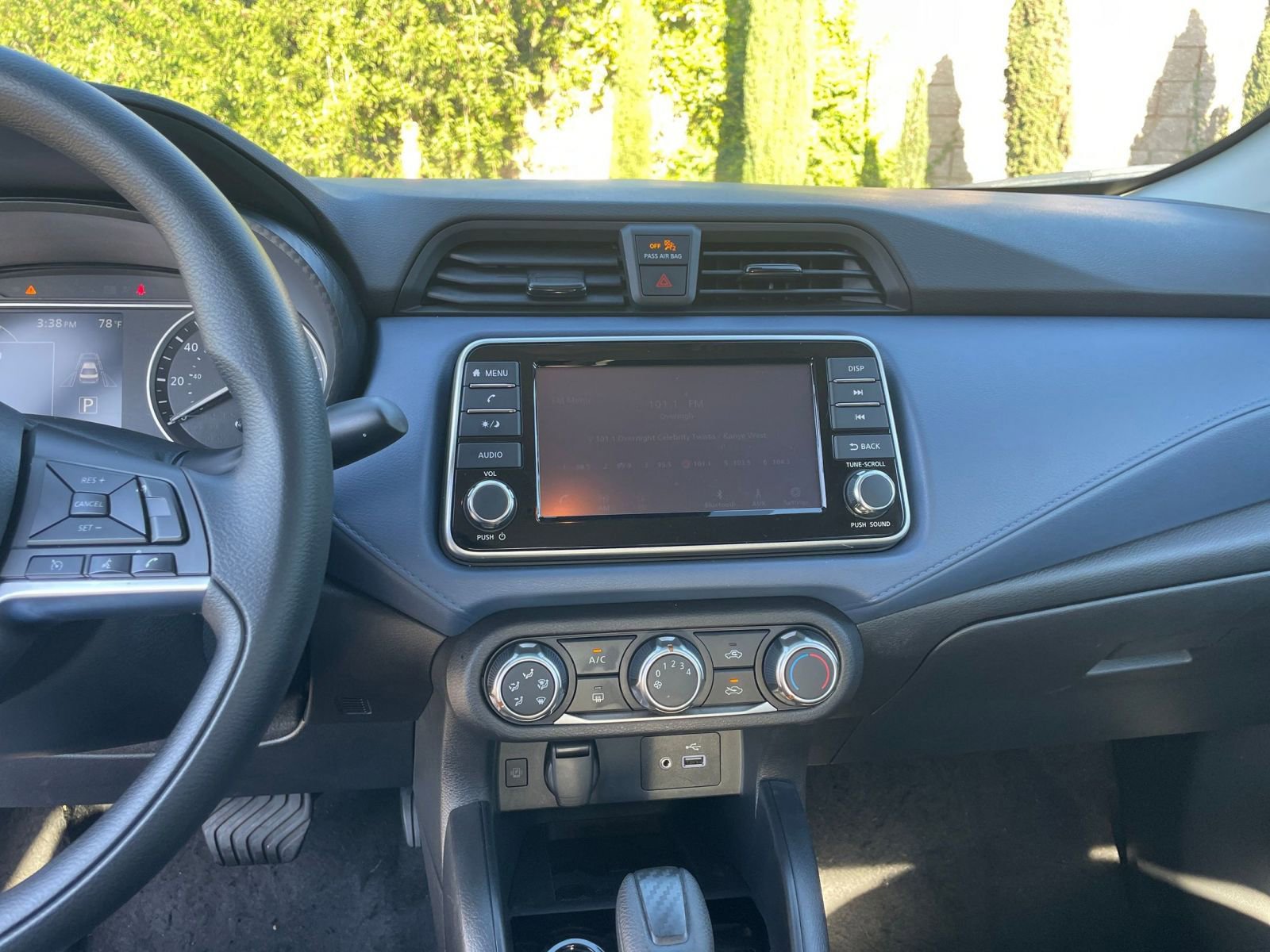 Used 2025 Nissan Versa SV image 17