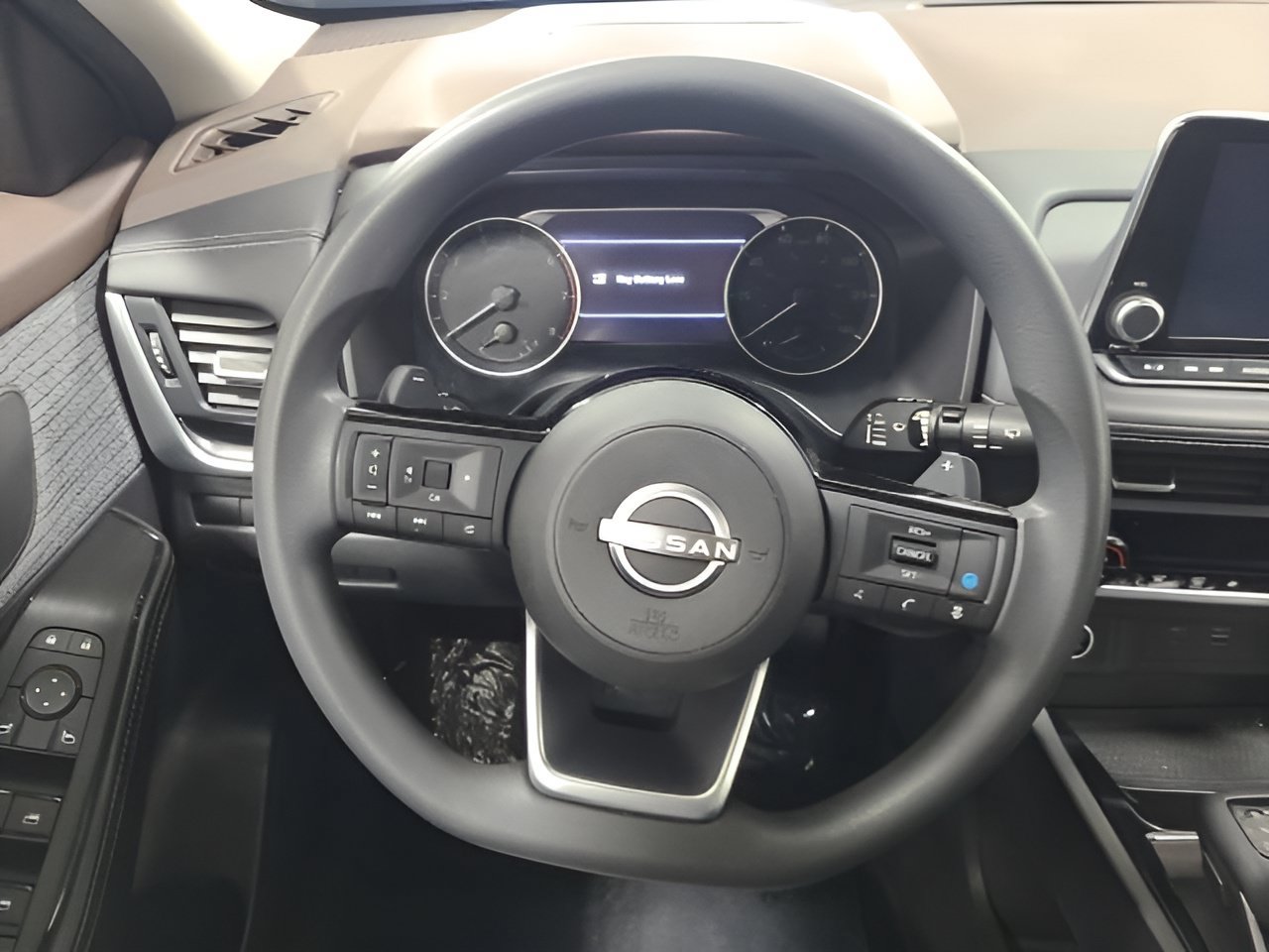 Used 2023 Nissan Rogue SV AWD/4WD image 23