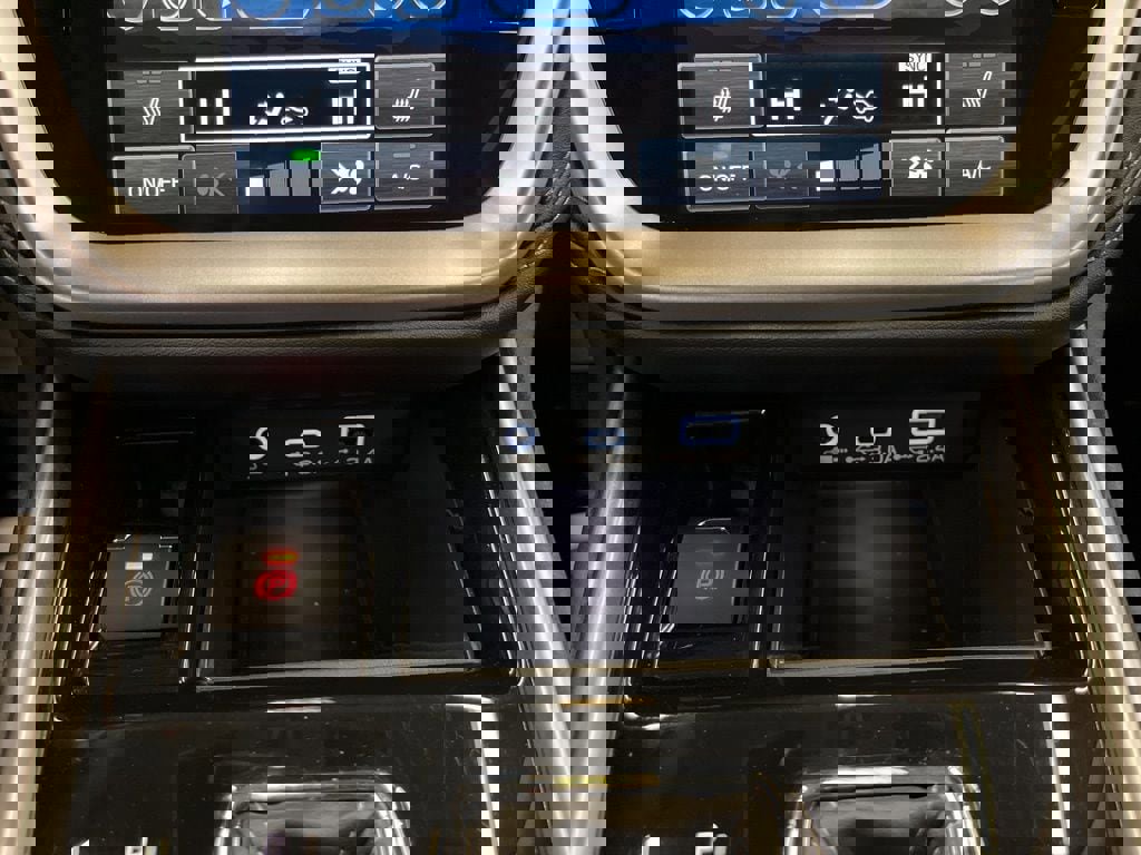 Certified 2025 Subaru Legacy Premium image 30