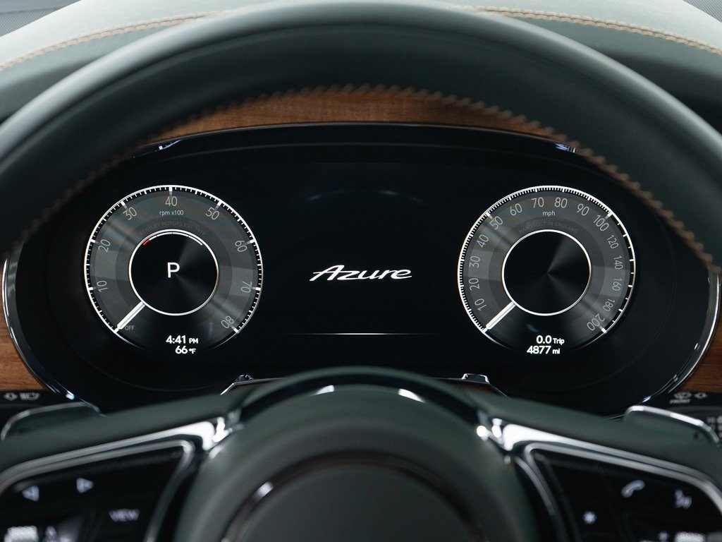 Used 2025 Bentley Bentayga Extended Wheelbase image 33