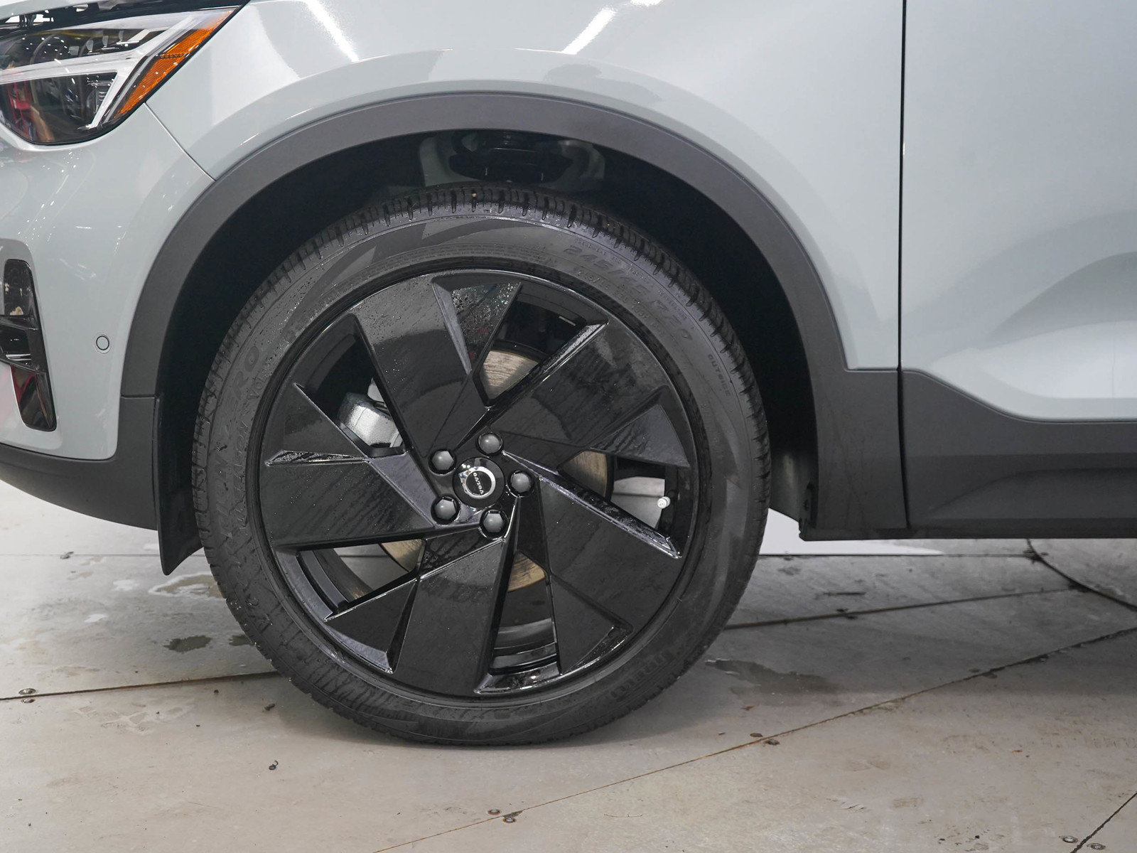 Used 2026 Volvo XC40 B5 Ultra w/ Protection Package Premier AWD/4WD image 30