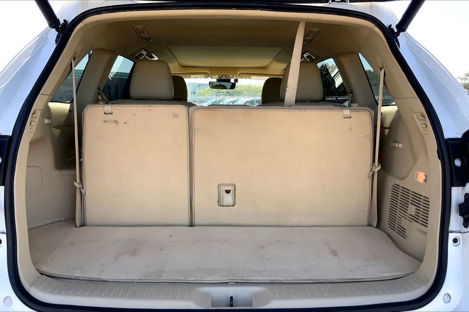 Used 2018 Toyota Highlander Limited Platinum FWD image 34