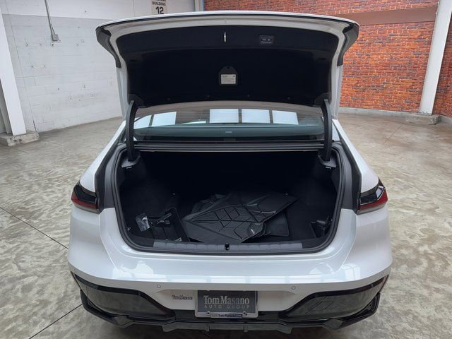 Used 2026 BMW 740i xDrive w/ Executive Package image 27