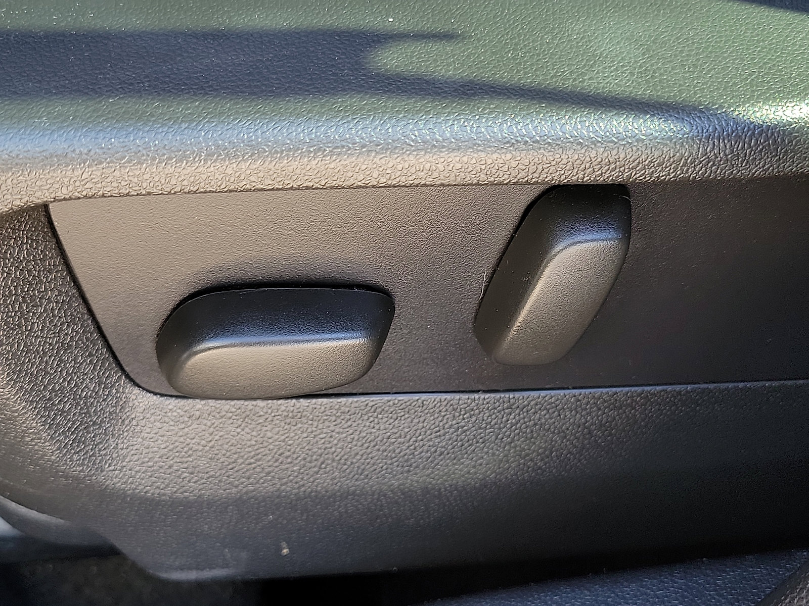 Used 2023 Buick Envision Essence image 13