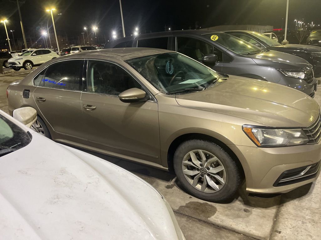 Used 2016 Volkswagen Passat 1.8T S image 2