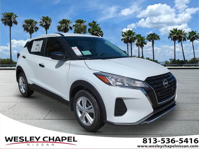 New 2025 Nissan Kicks Play S image 1