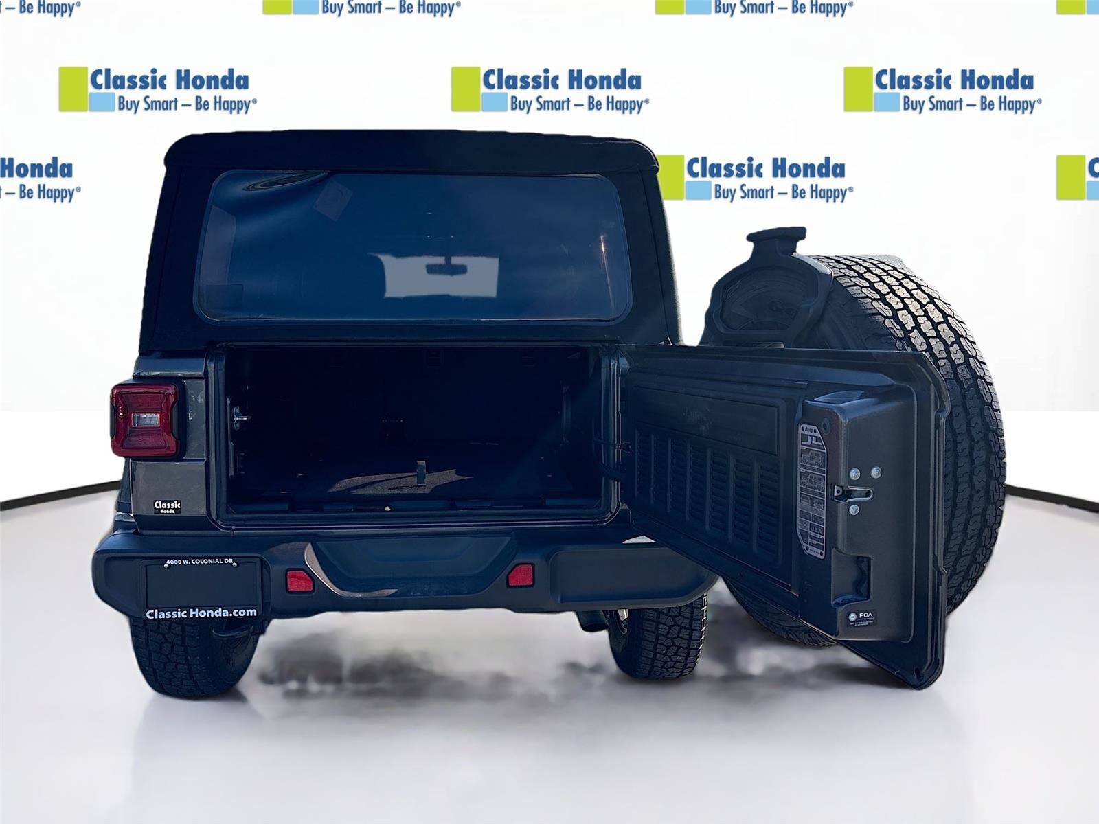 Used 2022 Jeep Wrangler Unlimited Sahara w/ LED Lighting Group image 31