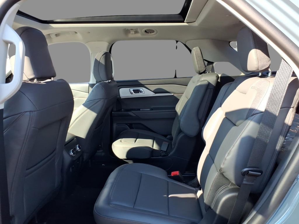 New 2026 Ford Explorer Active image 5