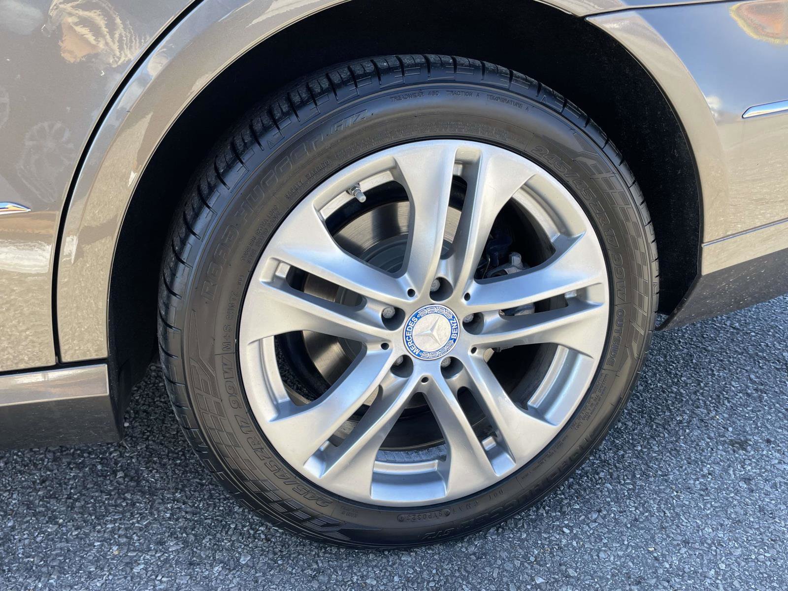 Used 2011 Mercedes-Benz E 350 4MATIC Sedan image 7