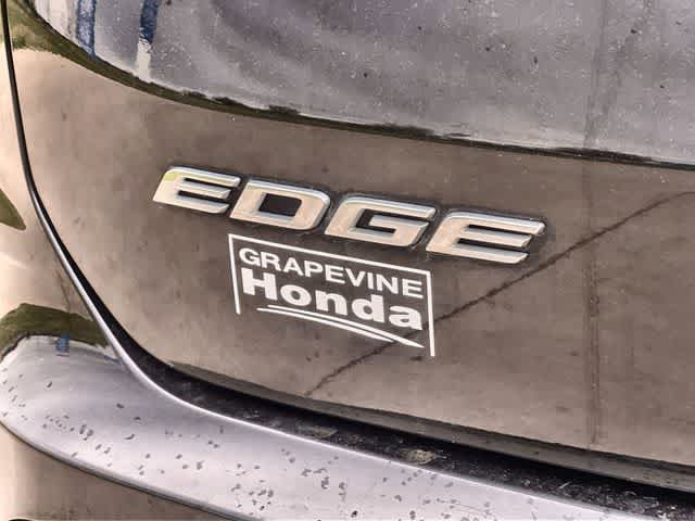 Used 2019 Ford Edge Titanium FWD image 8