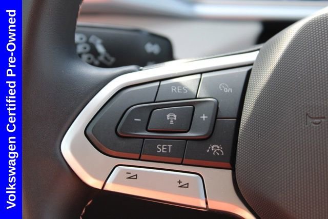 Used 2025 Volkswagen Taos SE w/ Panoramic Sunroof Package FWD image 28