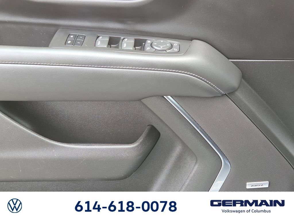 Used 2023 Chevrolet Suburban Z71 w/ Luxury Package AWD/4WD image 33