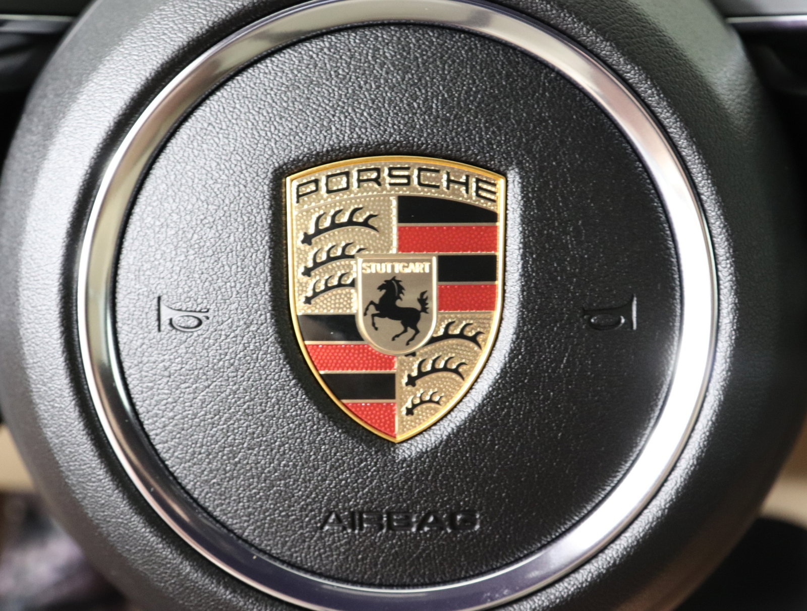 Used 2025 Porsche Macan image 41