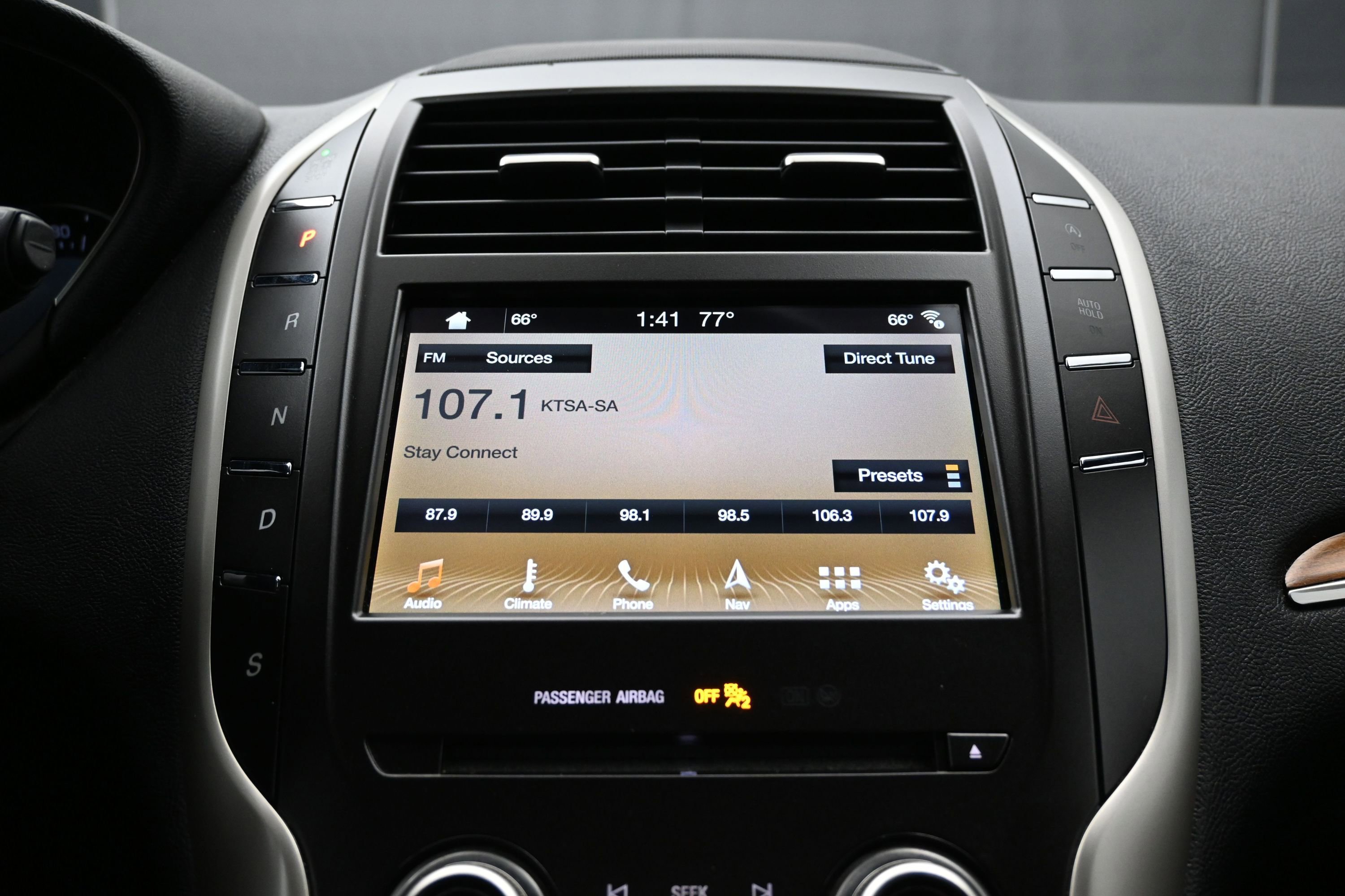 Used 2019 Lincoln MKC Select w/ Select Plus Package FWD image 29