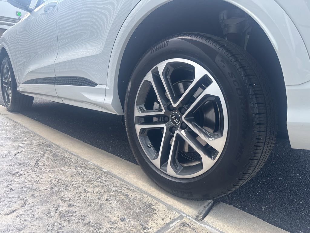 Certified 2025 Audi Q5 Premium w/ Premium Plus AWD/4WD image 25