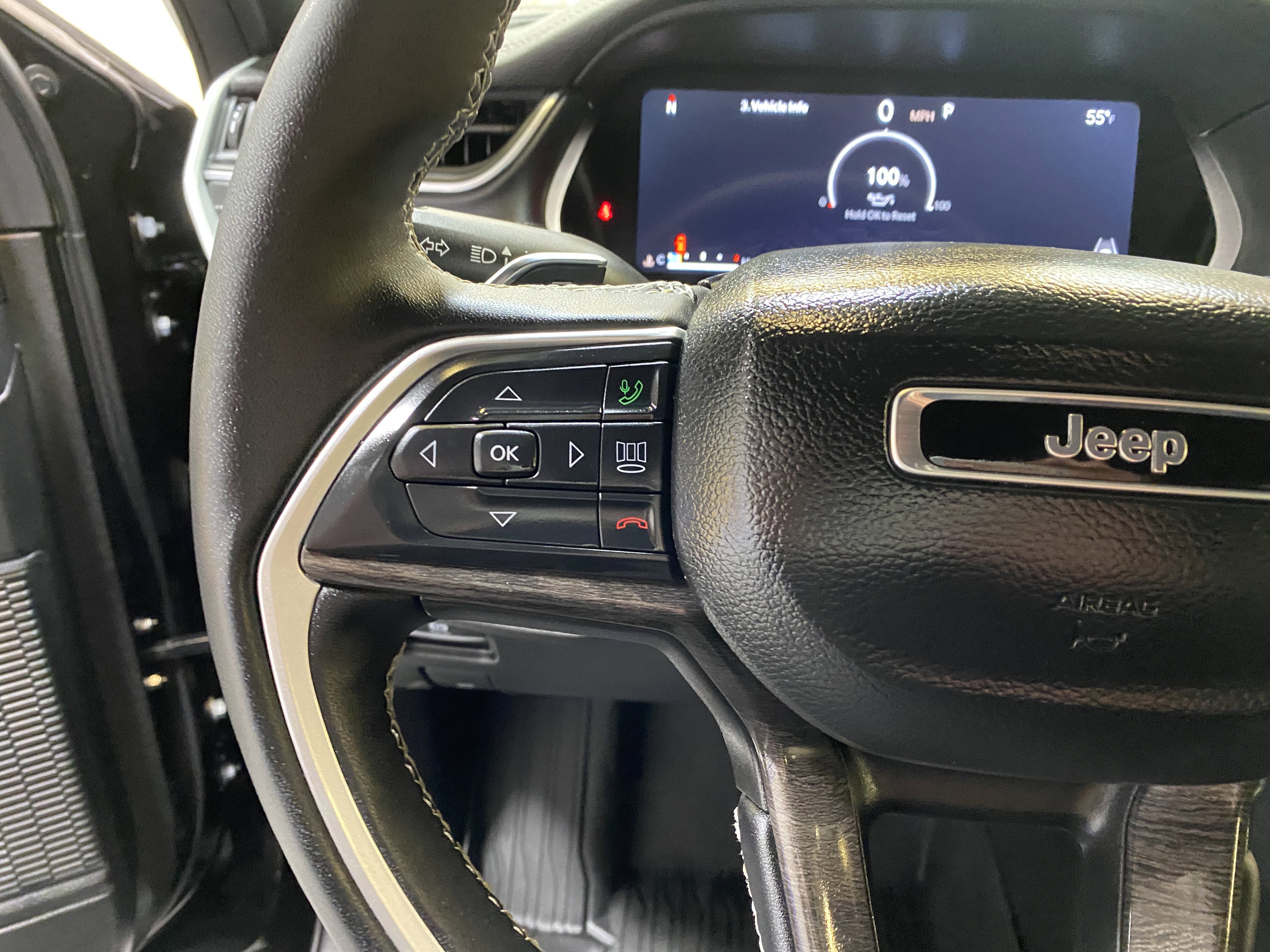 Used 2025 Jeep Grand Cherokee L Limited w/ Black Appearance Package image 36