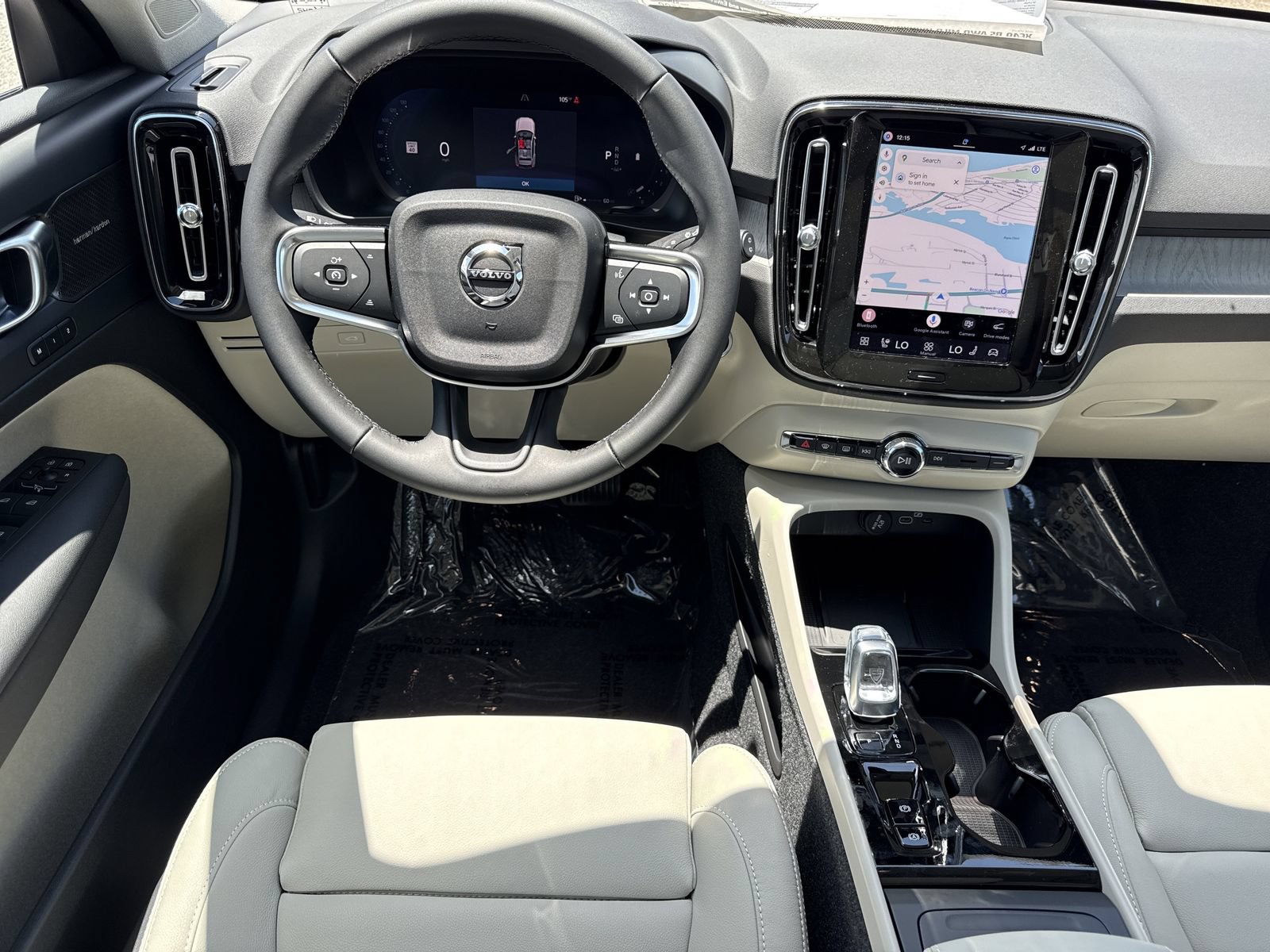 New 2026 Volvo XC40 B5 Ultra w/ Protection Package Premier AWD/4WD image 16