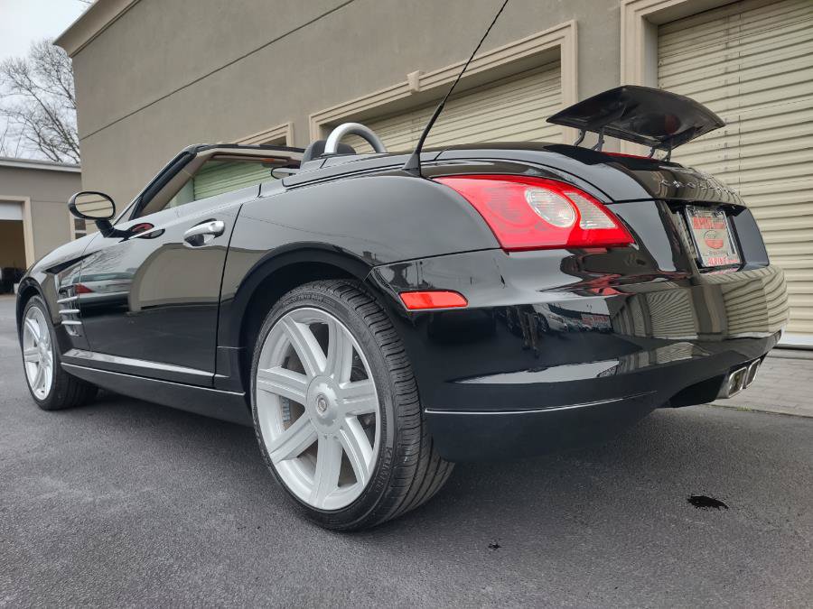 Used 2006 Chrysler Crossfire Limited RWD image 6