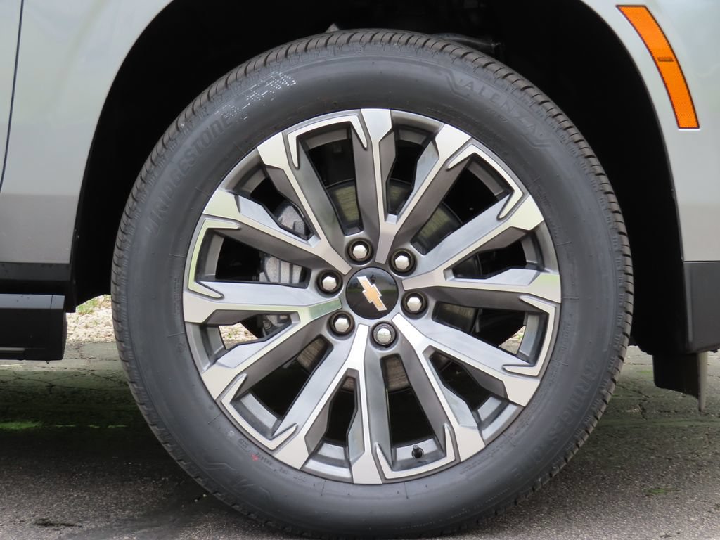 New 2026 Chevrolet Suburban High Country AWD/4WD image 18