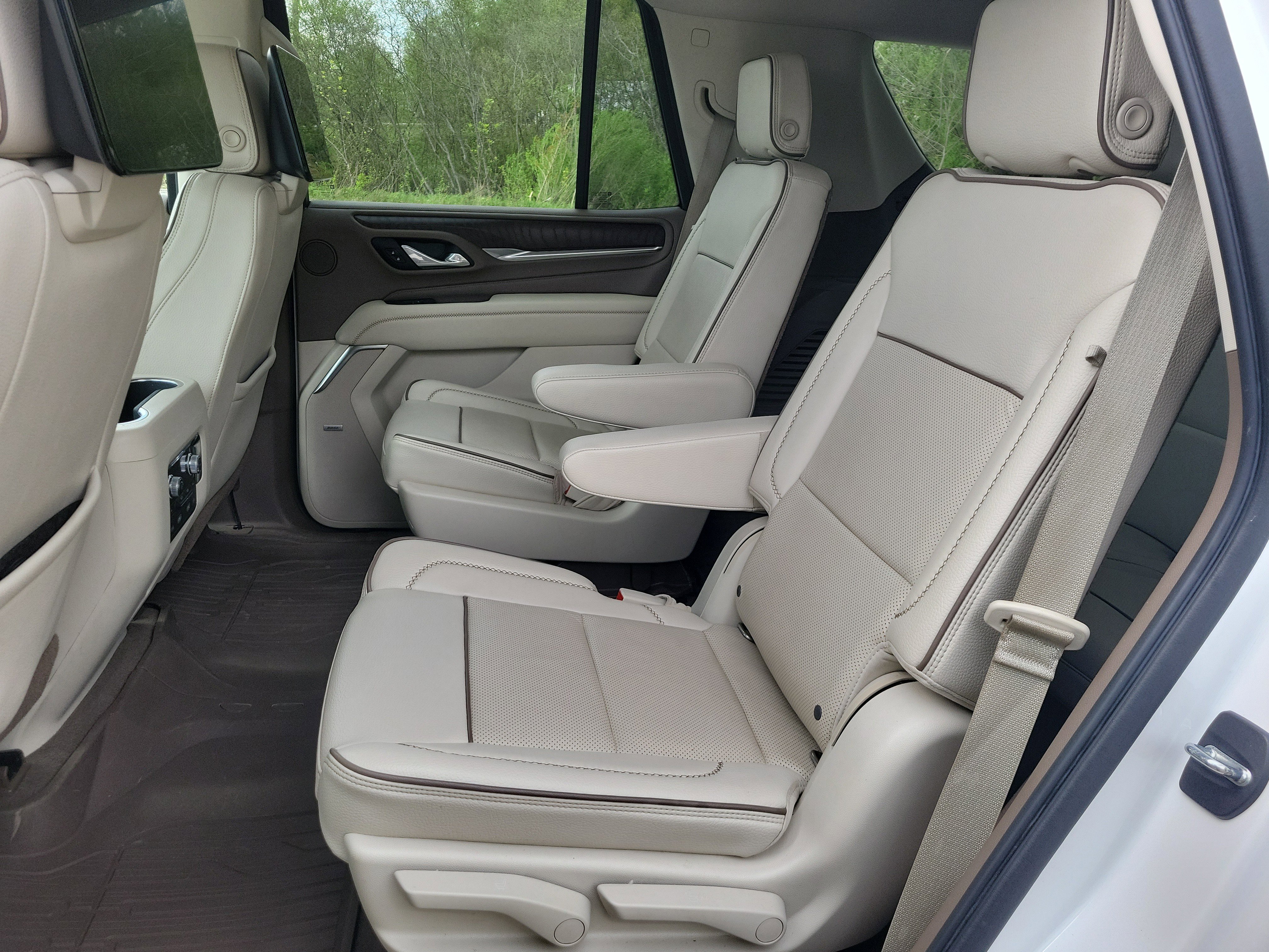 Used 2021 GMC Yukon Denali AWD/4WD image 16